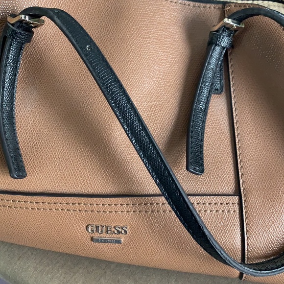 Beautiful Guess handbag - Picture 6 of 9